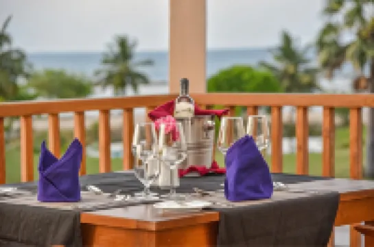 Breeze Pasikudah Hotels in Kalkudah