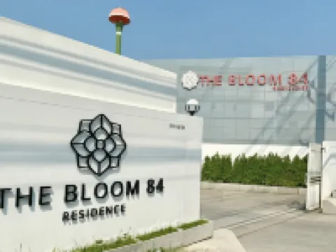 The Bloom 84 Residence Hotels in Sam Phran