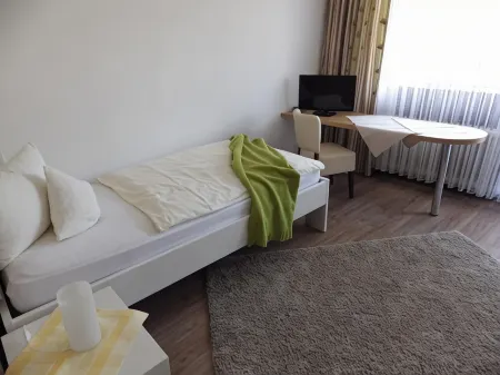 Pension Haus Heitzig Отели рядом с достопримечательностью «Hedwig-Schule»