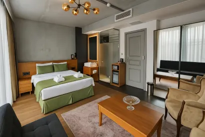 Aleksandr Pera Hotel