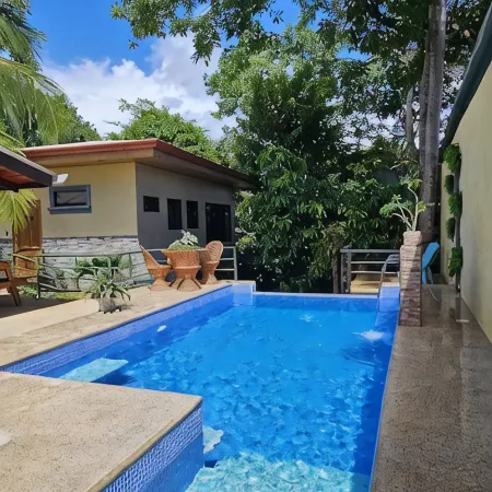 House near the beautiful beaches of Manuel Antonio and others tourist sites.