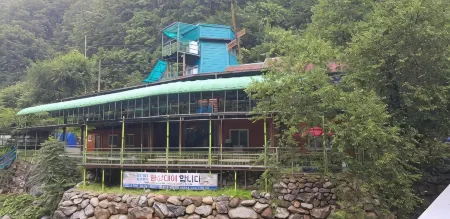 Seongju Pogyepoong Guesthouse Pension Отели в г. Сонджу