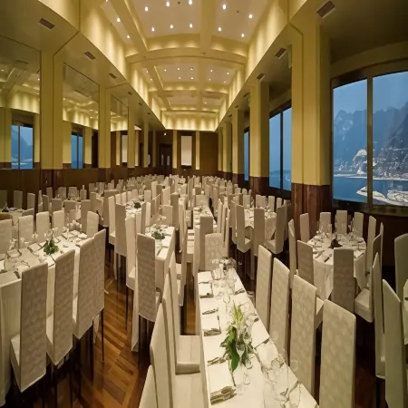 Grand Hotel Salerno Отели рядом с достопримечательностью «Arechis Castle»