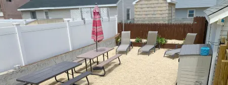 Cute Cottage, Steps to Seaside Heights Beach, Off-st Parking, Beach Badges