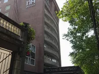 Hotel NH Ciudad de Santiago Hoteles cerca de Ñuñoa