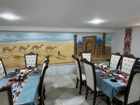 Darvozai Samarkand Boutique Hotel Отели рядом с достопримечательностью «Памятный комплекс Шахи-Зинда»