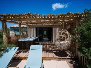 หมู่บ้านแฮมป์ตัน Pesquiers Ecolodge, Curio Collection โดย Hilton