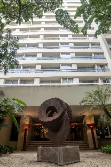 Hotel Altamira Suites Отели рядом с достопримечательностью «Edificio Chataing»