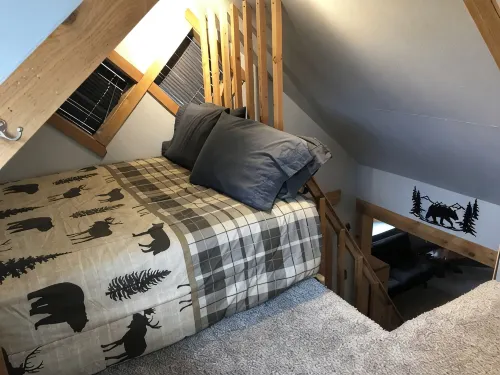 Authentic Alaskan cabin experience near the heart of Denali