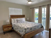 Spacious 6-bedroom- 2 kitchen Duplex in beautiful Key Colony Beach - 4-Star