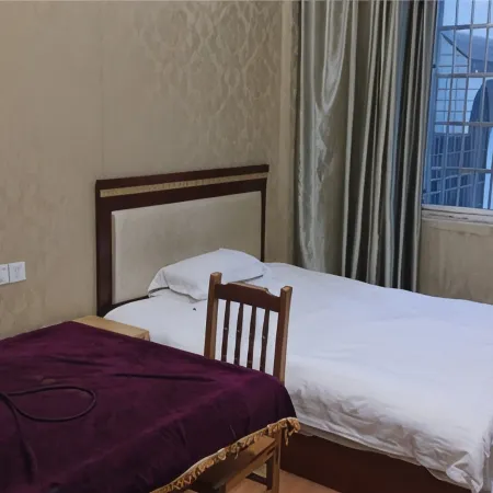 Chongren Laowu Business Hotel