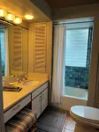 Secluded Oceanfront Cottage- in Princeville – Private large Spa & Stunning Views - balcony
