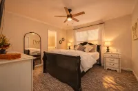 Charming Wine Country Retreat Near Dahlonega Fire Pit, Home Gym, Game Room.
