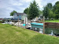 Pointe Haven,  Right Off the North Channelwith or Without Pontoon!480/330 - Homestays