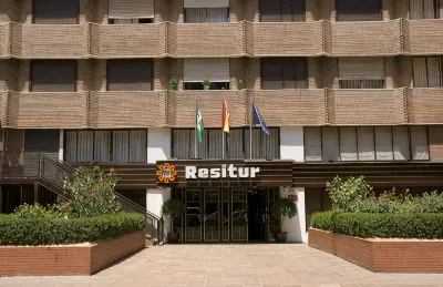 Apartamentos Resitur Các khách sạn gần Tháp Torre del Oro