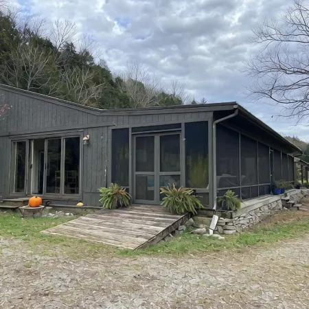 Rural Kentucky River Palisades Cabin/Past Distilry