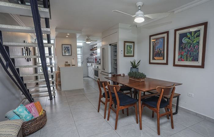 Beautiful Beachfront Villa – 1 Min to the Beach I Your Home Away from Home