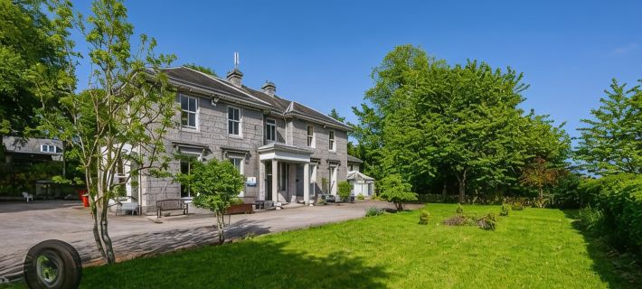 Woodside House Hotels in Aberdeen