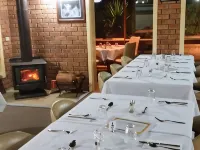 Toora Lodge Motel Hotels in Foster