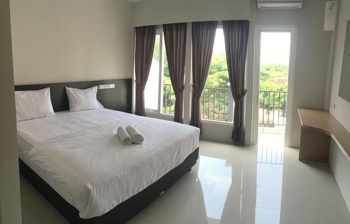 Bandengan Beach Hotel