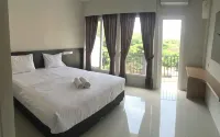 Bandengan Beach Hotel