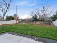 Charming 3-bedroom house in Caldwell with WiFi and AC.
