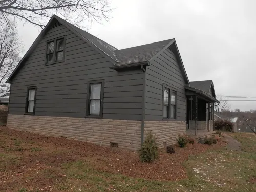 Spacious family-friendly 4-bedroom house in downtown Tell City - WiFi