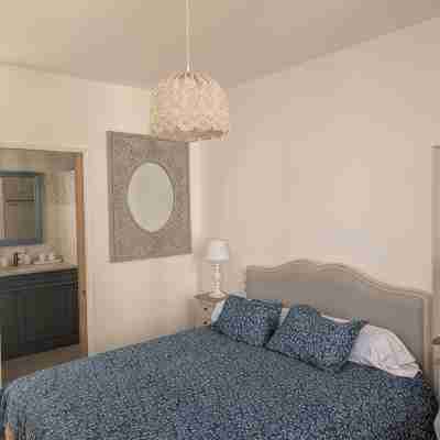 Aux 3 Maillets 1. Beautiful apartment in a 16th-century house. Rooms