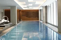 Luxury Sunset View, Branz BSD |Parking & Netflix| - Pool