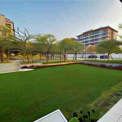 The Garden 304 Hotel Exterior