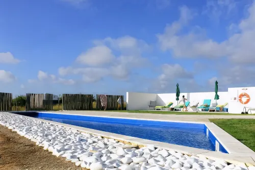 Entre Vinhas & Mar - Airport Shuttle