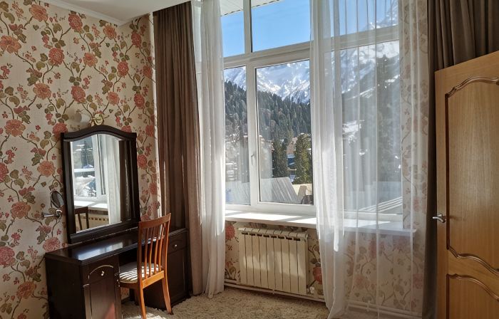 Snezhinka (Dombaj) Hotel