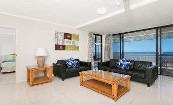 Cairns City Palms