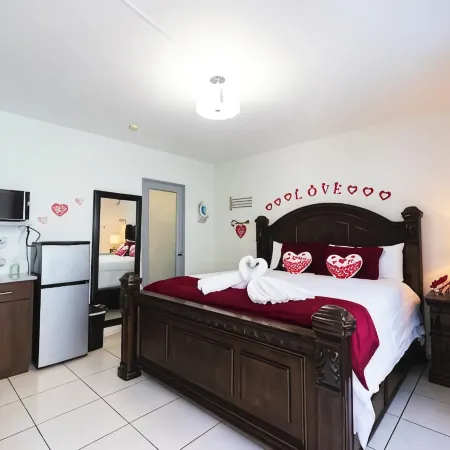 Les Guest House Apartment with Jacuzzi and Pool