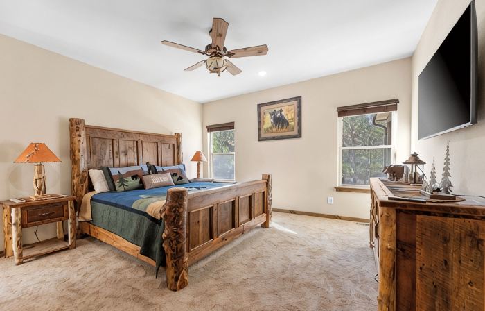 Huge Private Heated Swim Spa • Game Room • 7Br/7Baentire Home  Work Space,