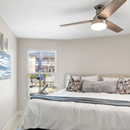 Beach Bungalow: Pet Friendly, Best Canal, Dock, Beach, Pool. Renovated in 2025