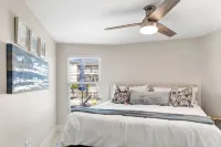 Beach Bungalow: Pet Friendly, Best Canal, Dock, Beach, Pool. Renovated in 2025