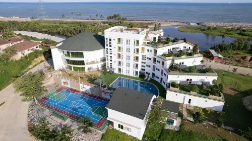 The Grove Essipong Beach Resort - bar