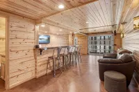 Snowfall Escapes - Lakefront Cabin with Loft & Bar - Alppimaja