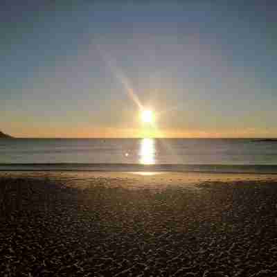 5 mins walk to Beach - Modern Beachy Escape. Netflix, Full Kitchen, Comfy Beds! Fitness & Recreational Facilities
