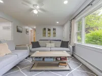 3-bedroom Cozy Home in Ellsworth with AC, WiFi