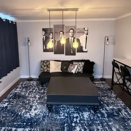 Fun, Cosy, Theater Basement!