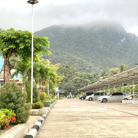 Marshal Resort