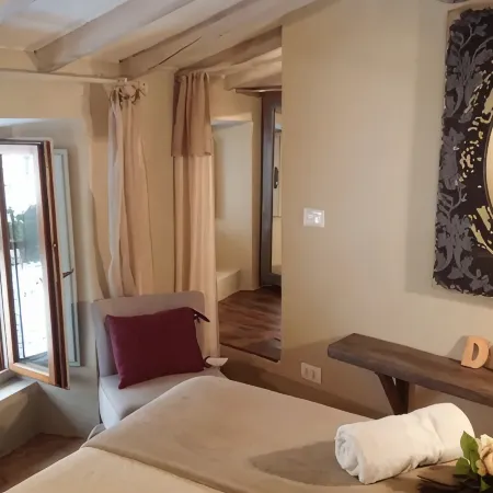Cortona Shabby Chic House<br>(Independent & balcony)