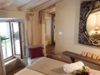 Cortona Shabby Chic House<br>(Independent & balcony)