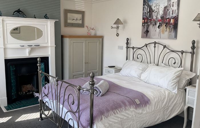 Beautiful and Spacious House Close to the Beach. Pet Free