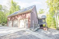 "A Place To Land" on WATTS BAR LAKE with a PRIVATE BOAT DOCK! - Boutique