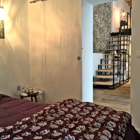 Unique!! unusual! Charming apartment with large garden 10 m from the Royal Canal