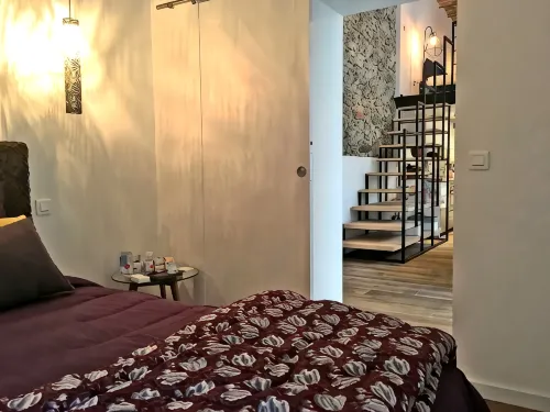 Unique!! unusual! Charming apartment with large garden 10 m from the Royal Canal