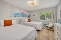 Swim, Bike, Relax: South Side Condo Near East Beach with 4 Bikes Included - 2-Star
